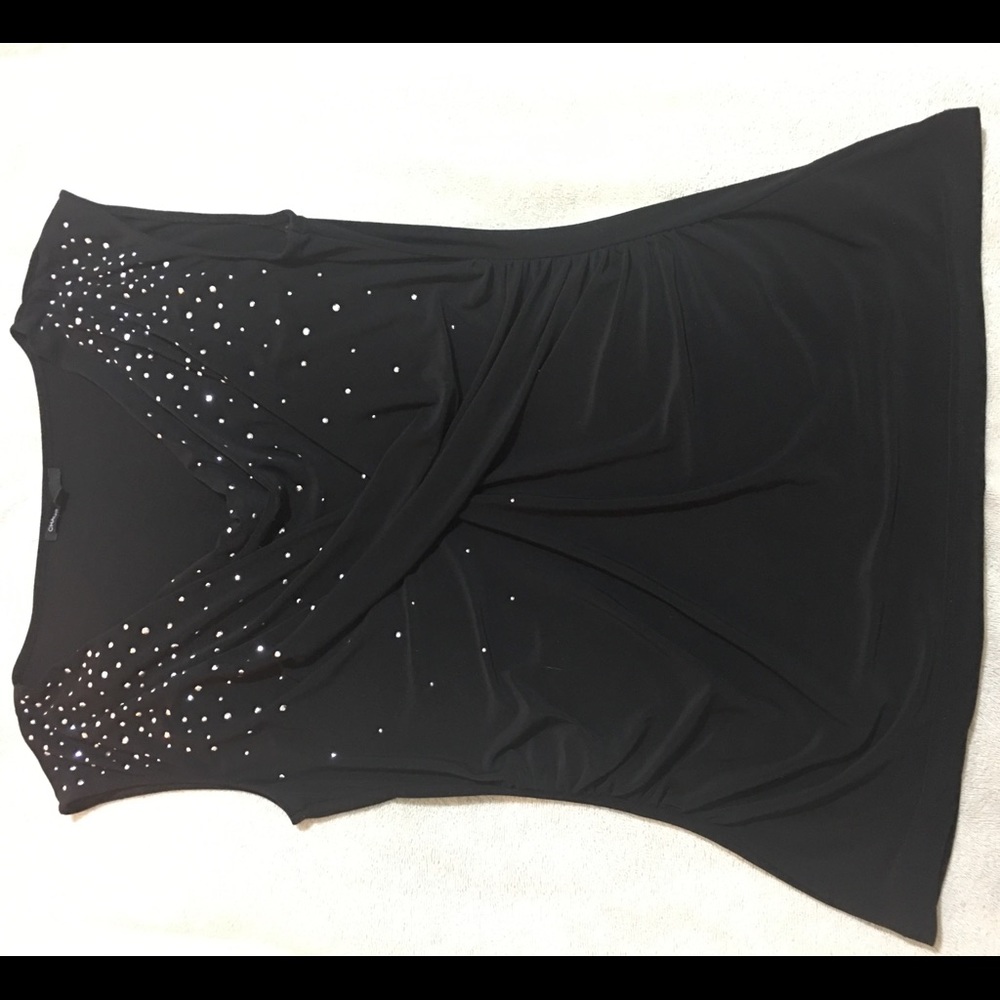 LIKE NEW CHAUS RUCHED TOP!